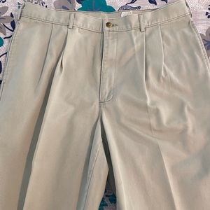 Men’s pleated front dress slacks 35x34